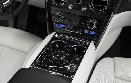 Rolls-Royce Cullinan, 2020 год, 32 800 000 рублей, 20 фотография