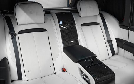 Rolls-Royce Cullinan, 2020 год, 32 800 000 рублей, 25 фотография