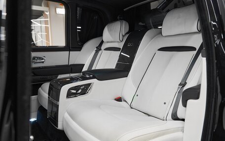 Rolls-Royce Cullinan, 2020 год, 32 800 000 рублей, 23 фотография