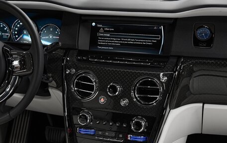 Rolls-Royce Cullinan, 2020 год, 32 800 000 рублей, 19 фотография
