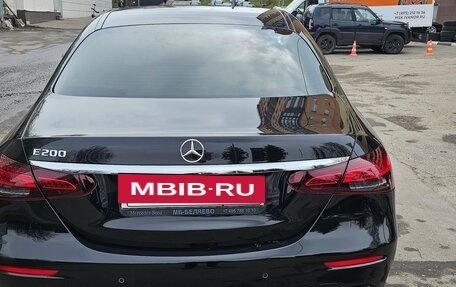 Mercedes-Benz E-Класс, 2022 год, 4 000 000 рублей, 2 фотография