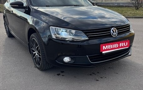 Volkswagen Jetta VI, 2013 год, 1 190 000 рублей, 3 фотография