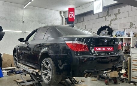BMW M5, 2005 год, 2 700 000 рублей, 5 фотография