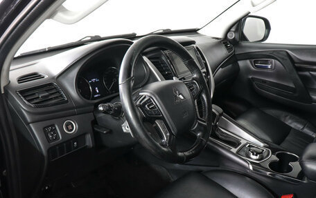 Mitsubishi Pajero Sport III рестайлинг, 2018 год, 2 797 000 рублей, 5 фотография