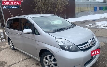 Toyota ISis I, 2013 год, 1 285 000 рублей, 2 фотография