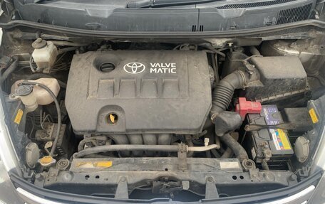 Toyota ISis I, 2013 год, 1 285 000 рублей, 12 фотография