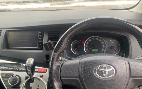 Toyota ISis I, 2013 год, 1 285 000 рублей, 20 фотография