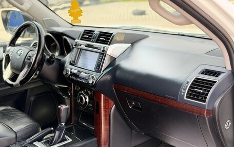 Toyota Land Cruiser Prado 150 рестайлинг 2, 2013 год, 3 000 000 рублей, 13 фотография