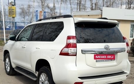 Toyota Land Cruiser Prado 150 рестайлинг 2, 2013 год, 3 000 000 рублей, 9 фотография