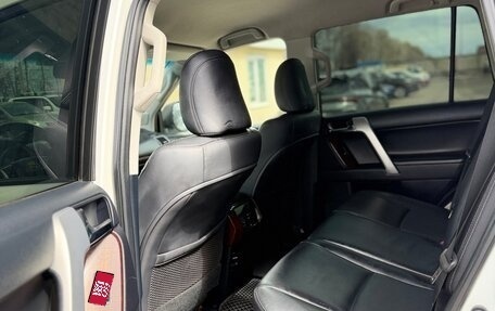 Toyota Land Cruiser Prado 150 рестайлинг 2, 2013 год, 3 000 000 рублей, 11 фотография