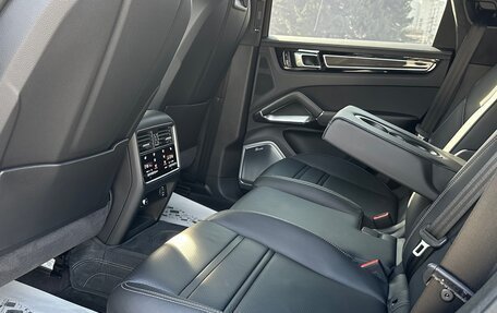 Porsche Cayenne III, 2019 год, 16 500 000 рублей, 26 фотография