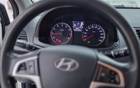 Hyundai Solaris II рестайлинг, 2013 год, 785 000 рублей, 12 фотография