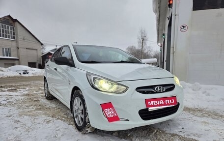 Hyundai Solaris II рестайлинг, 2013 год, 785 000 рублей, 3 фотография
