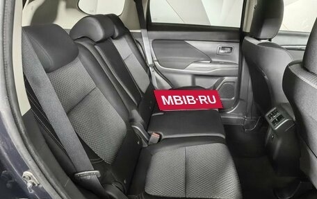 Mitsubishi Outlander III рестайлинг 3, 2019 год, 2 093 000 рублей, 15 фотография