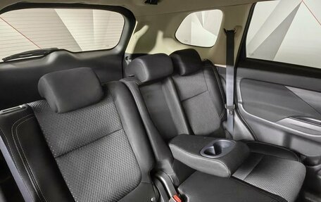 Mitsubishi Outlander III рестайлинг 3, 2019 год, 2 093 000 рублей, 16 фотография
