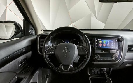 Mitsubishi Outlander III рестайлинг 3, 2019 год, 2 093 000 рублей, 19 фотография