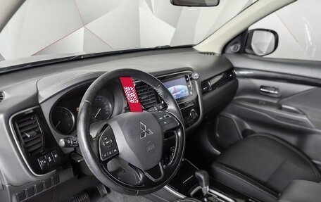 Mitsubishi Outlander III рестайлинг 3, 2019 год, 2 093 000 рублей, 18 фотография