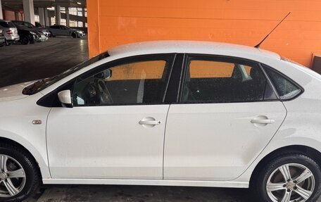Volkswagen Polo VI (EU Market), 2011 год, 548 000 рублей, 2 фотография