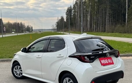 Toyota Yaris, 2020 год, 1 550 000 рублей, 2 фотография