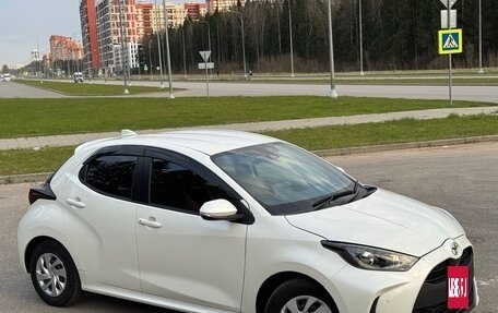 Toyota Yaris, 2020 год, 1 550 000 рублей, 3 фотография