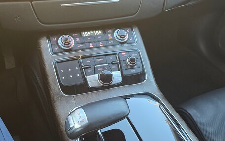 Audi A8, 2014 год, 2 400 000 рублей, 14 фотография