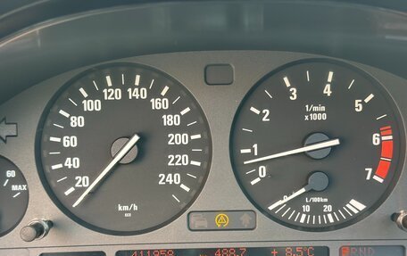 BMW 5 серия, 2003 год, 650 000 рублей, 12 фотография