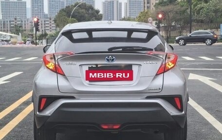 Toyota C-HR I рестайлинг, 2022 год, 1 930 000 рублей, 4 фотография