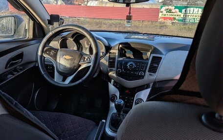 Chevrolet Cruze II, 2011 год, 560 000 рублей, 6 фотография