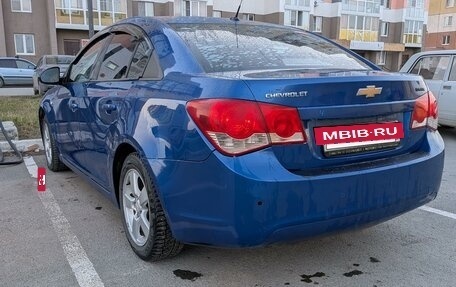 Chevrolet Cruze II, 2011 год, 560 000 рублей, 3 фотография