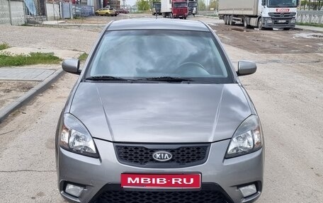 KIA Rio II, 2009 год, 575 000 рублей, 1 фотография