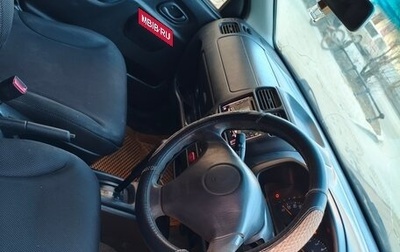 Suzuki Swift II, 2002 год, 310 000 рублей, 1 фотография