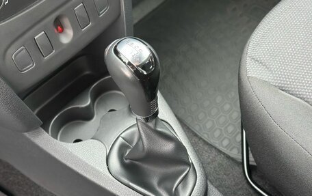 Renault Logan II, 2019 год, 1 120 000 рублей, 14 фотография
