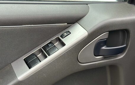 Nissan Pathfinder, 2006 год, 910 000 рублей, 11 фотография