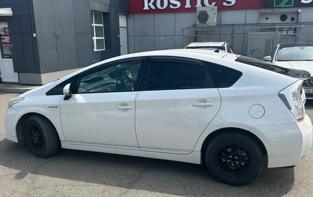 Toyota Prius, 2011 год, 900 000 рублей, 2 фотография