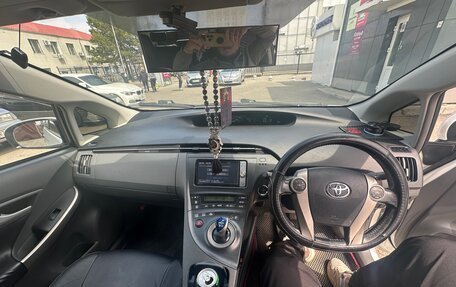Toyota Prius, 2011 год, 900 000 рублей, 7 фотография