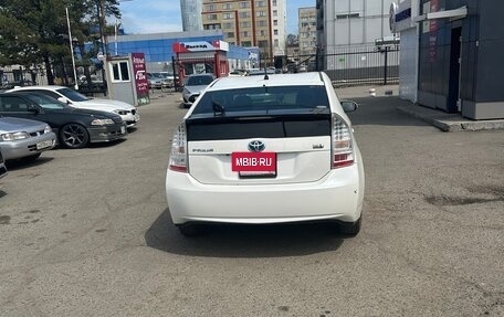 Toyota Prius, 2011 год, 900 000 рублей, 3 фотография