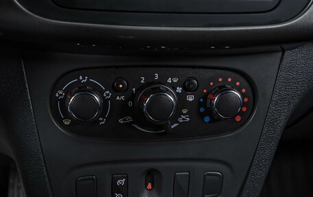 Renault Sandero II рестайлинг, 2016 год, 1 060 000 рублей, 14 фотография
