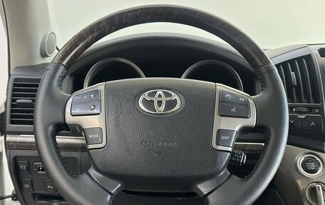Toyota Land Cruiser 200, 2011 год, 2 490 000 рублей, 9 фотография