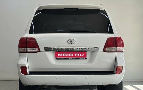 Toyota Land Cruiser 200, 2011 год, 2 490 000 рублей, 6 фотография