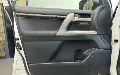 Toyota Land Cruiser 200, 2011 год, 2 490 000 рублей, 29 фотография