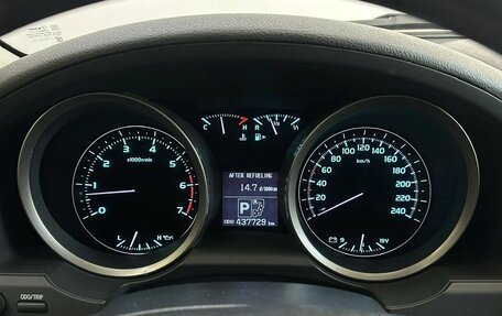 Toyota Land Cruiser 200, 2011 год, 2 490 000 рублей, 38 фотография