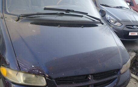 Chrysler Voyager III, 1997 год, 205 000 рублей, 2 фотография