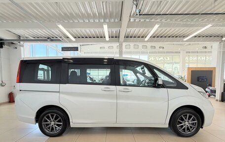 Honda Stepwgn IV, 2018 год, 1 649 000 рублей, 7 фотография