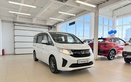 Honda Stepwgn IV, 2018 год, 1 649 000 рублей, 8 фотография