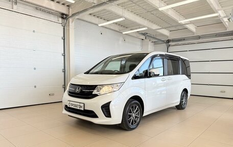 Honda Stepwgn IV, 2018 год, 1 649 000 рублей, 2 фотография