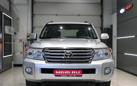 Toyota Land Cruiser 200, 2015 год, 6 800 000 рублей, 2 фотография