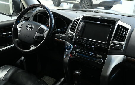 Toyota Land Cruiser 200, 2015 год, 6 800 000 рублей, 27 фотография