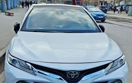 Toyota Camry, 2019 год, 3 000 000 рублей, 1 фотография