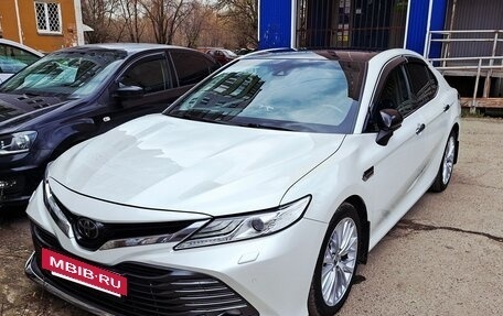 Toyota Camry, 2019 год, 3 000 000 рублей, 4 фотография