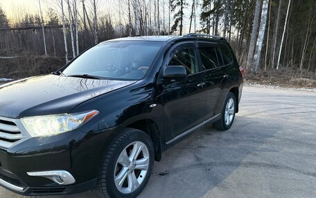 Toyota Highlander III, 2011 год, 1 750 000 рублей, 4 фотография